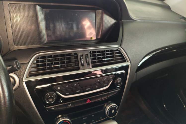 Used Leopaard CS10 2017 2.0T Automatic Luxury Model Audio And AC Panel