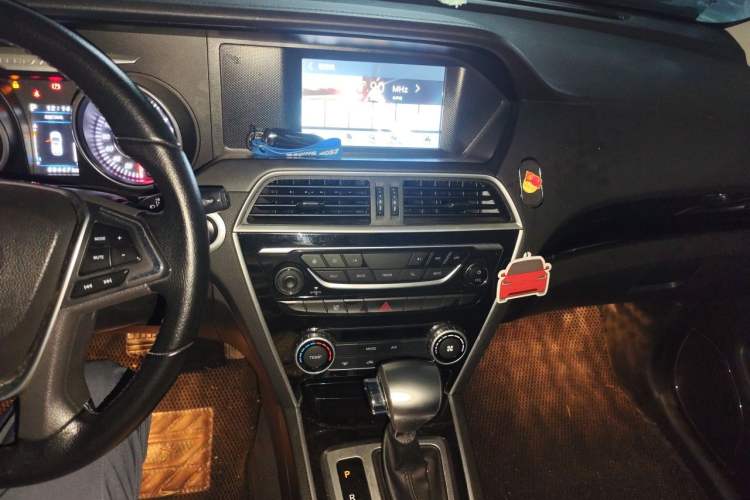 Used Leopaard CS10 2017 2.0T Automatic Urban Version Audio And AC Panel