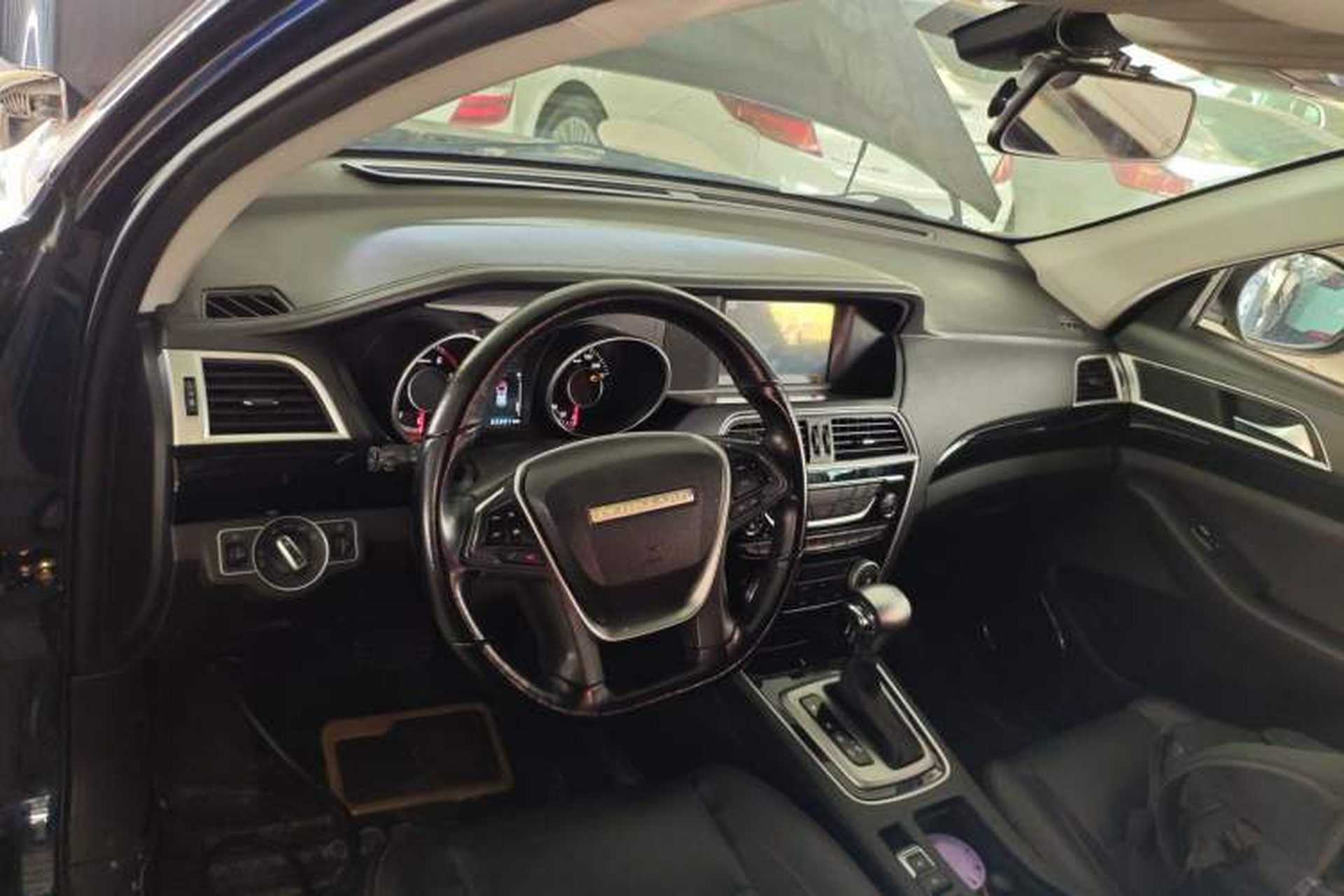 Used Leopaard CS10 2017 2.0T Automatic Luxury Model Center Console