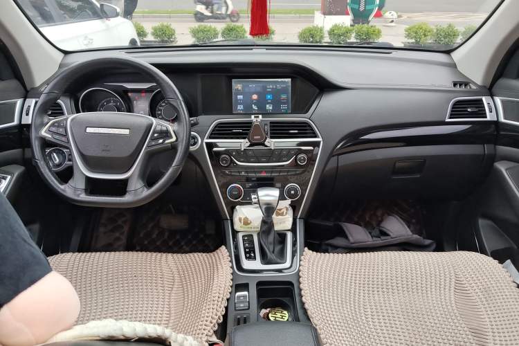 Used Leopaard CS10 2017 2.0T Automatic Luxury Model Center Console