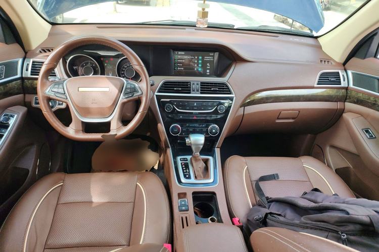 Used Leopaard CS10 2017 1.5T CVT Luxury Model Center Console