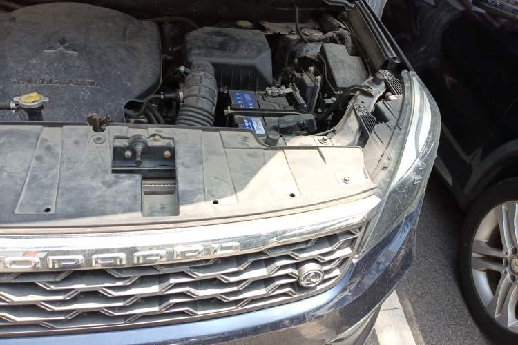 Used Leopaard CS10 2017 2.0T Manual Excellence Edition Engine Bay Left