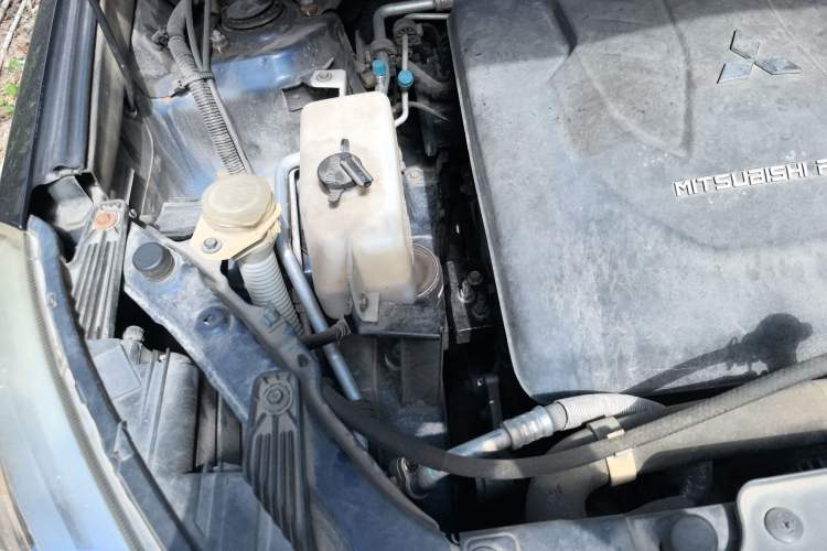 Used Leopaard CS10 2017 2.0T Automatic Urban Version Engine Bay Right