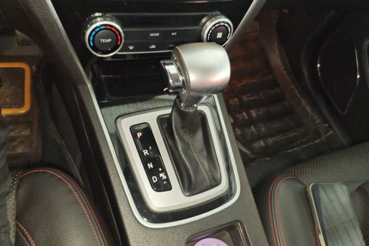 Used Leopaard CS10 2017 2.0T Automatic Luxury Model Gear Lever