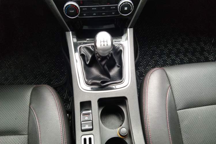 Used Leopaard CS10 2017 1.5T Manual Prestige Model Gear Lever