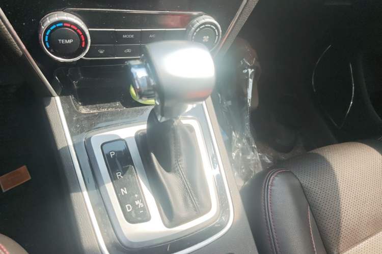 Used Leopaard CS10 2017 2.0T Automatic Luxury Model Gear Lever