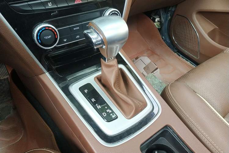 Used Leopaard CS10 2017 2.0T Automatic Urban Version Gear Lever