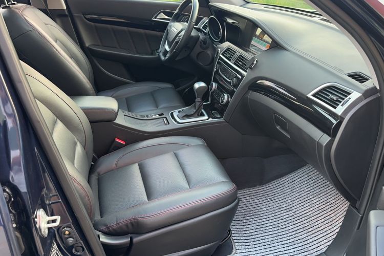 Used Leopaard CS10 2017 2.0T Automatic Urban Version Interior 11
