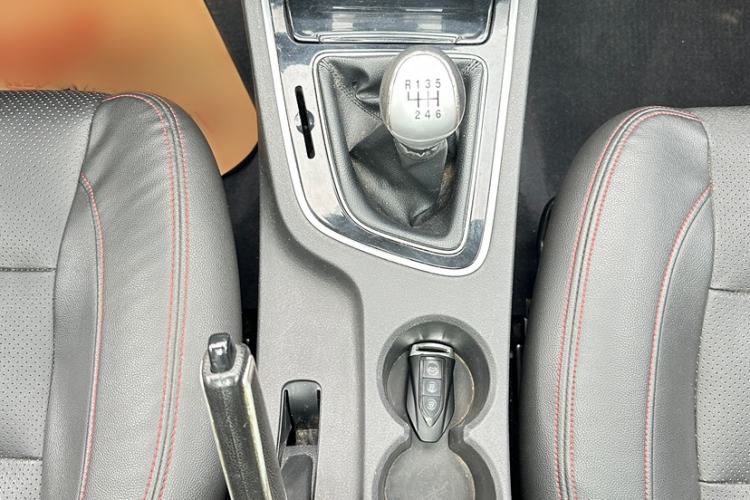 Used Leopaard CS10 2017 2.0T Manual Excellence Edition Interior 2