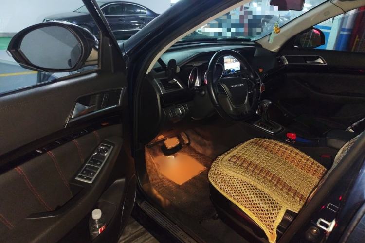 Used Leopaard CS10 2017 2.0T Automatic Urban Version Interior 3