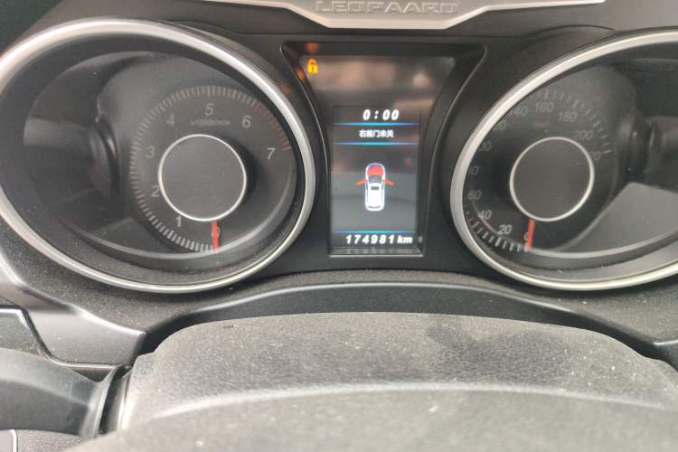 Used Leopaard CS10 2017 2.0T Automatic Luxury Model Odometer Close Up