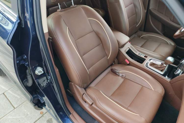 Used Leopaard CS10 2017 1.5T CVT Luxury Model Right Front Seat