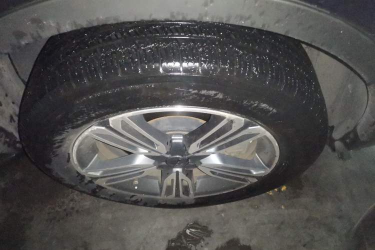 Used Leopaard CS10 2017 1.5T CVT Luxury Model Right Front Wheel Hub