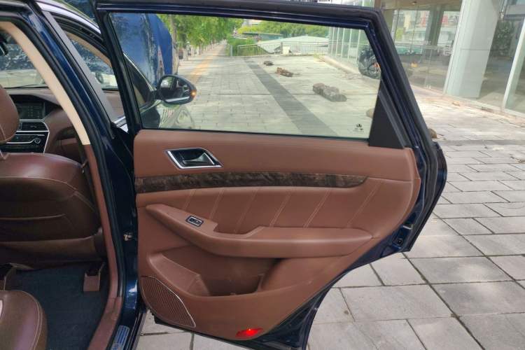 Used Leopaard CS10 2017 1.5T CVT Luxury Model Right Rear Door Interior