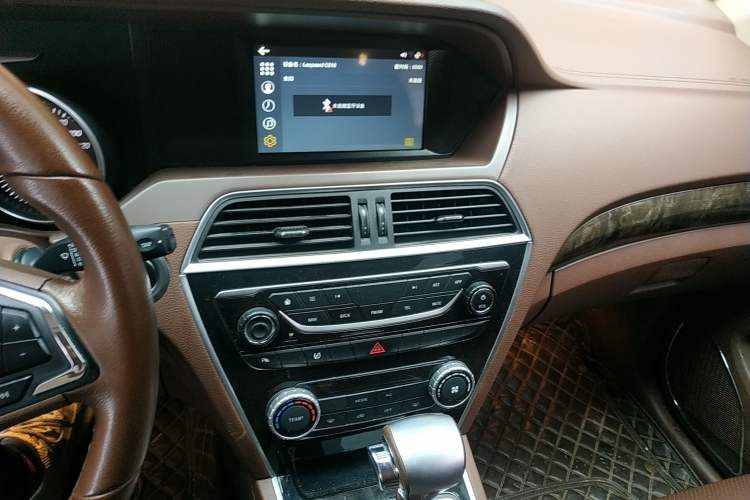 Used Leopaard CS10 2017 2.0T Automatic Luxury Model Audio And AC Panel