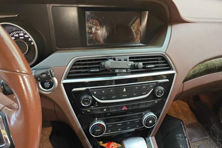 Used Leopaard CS10 2017 1.5T CVT Luxury Model Audio And AC Panel