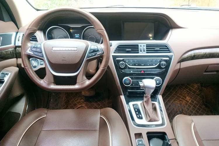 Used Leopaard CS10 2017 2.0T Automatic Luxury Model Center Console