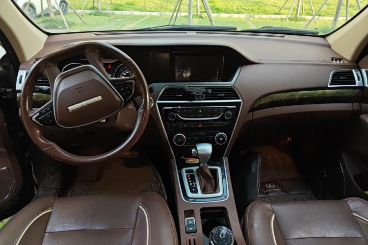 Used Leopaard CS10 2017 1.5T CVT Luxury Model Center Console