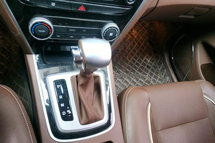 Used Leopaard CS10 2017 2.0T Automatic Luxury Model Gear Lever