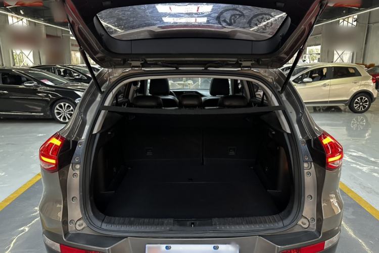 Used Leopaard CS10 2017 2.0T Automatic Urban Version Interior 4