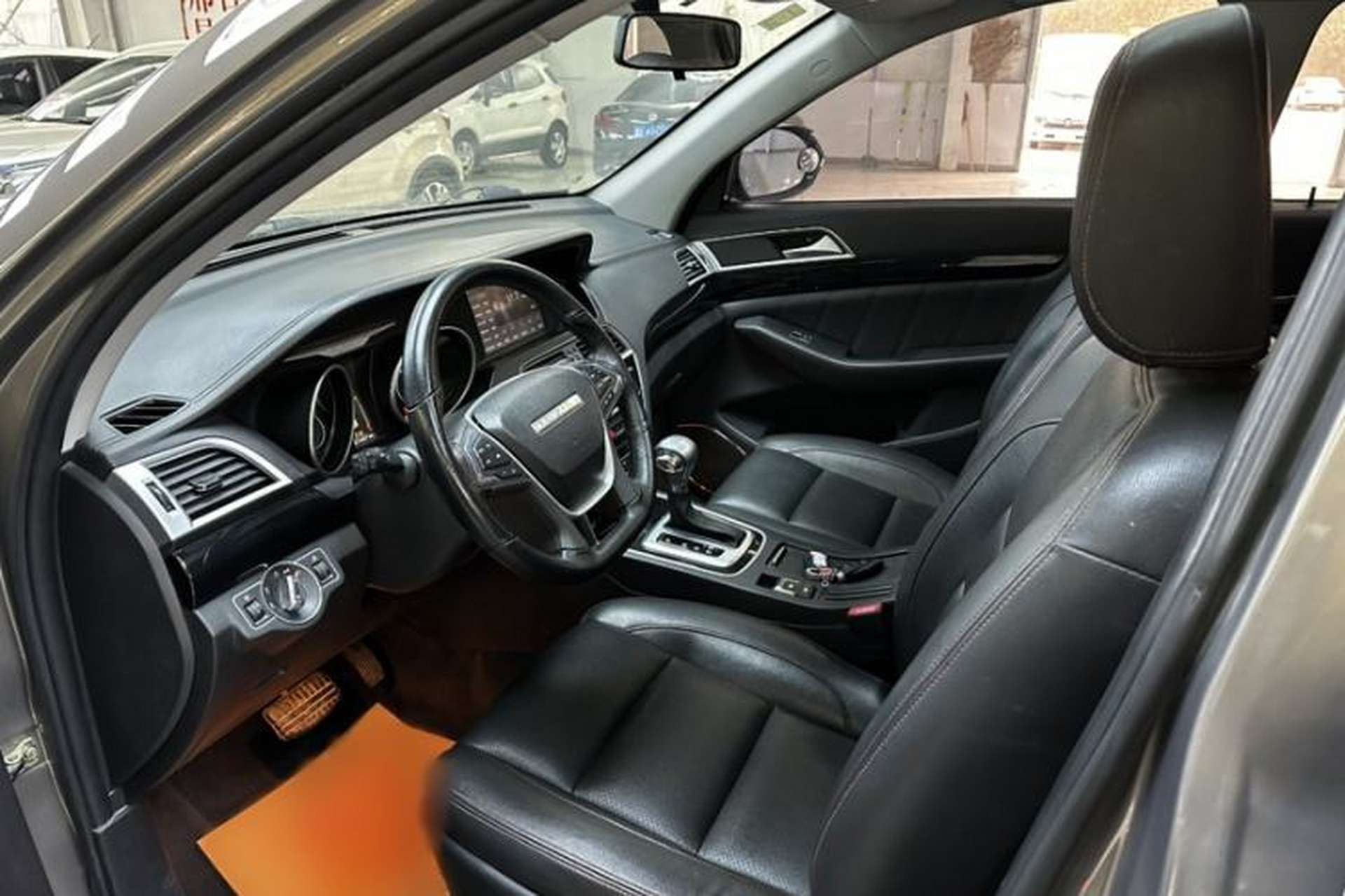 Used Leopaard CS10 2017 2.0T Automatic Urban Version Interior 8