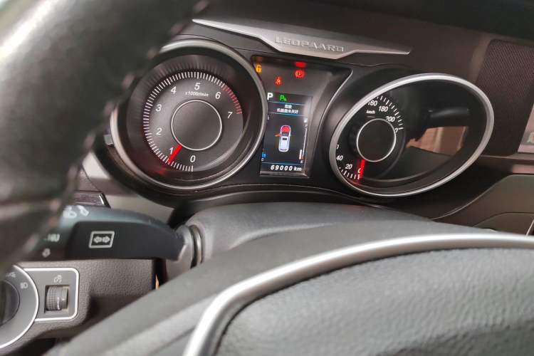 Used Leopaard CS10 2017 1.5T CVT Luxury Model Odometer Close Up