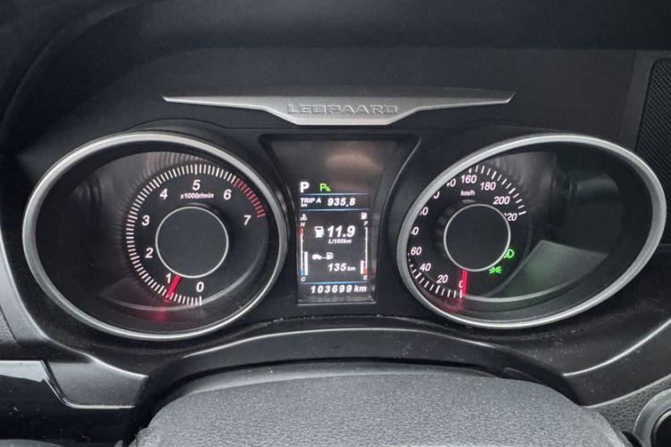 Used Leopaard CS10 2017 1.5T CVT Luxury Model Odometer Close Up
