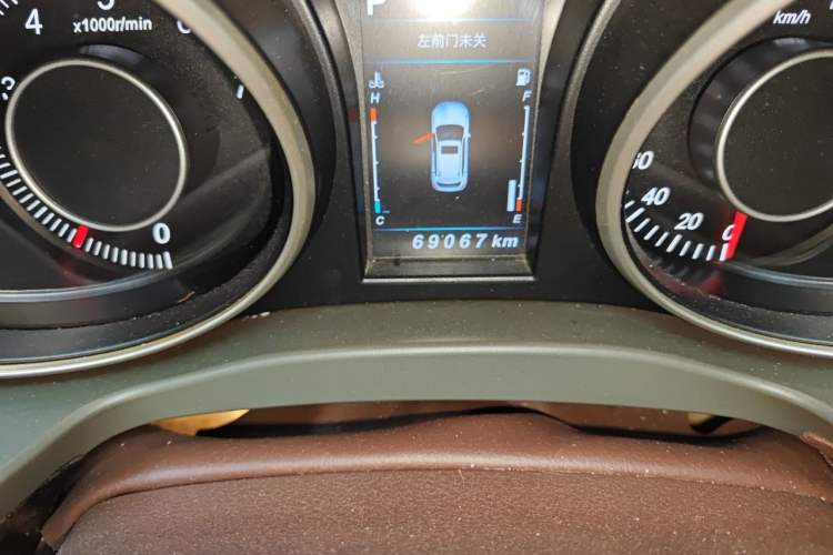 Used Leopaard CS10 2017 1.5T CVT Luxury Model Odometer Close Up
