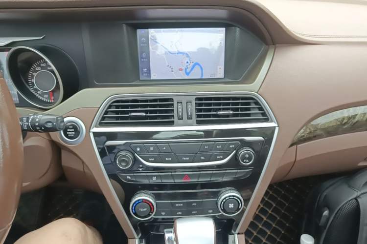 Used Leopaard CS10 2017 2.0T Automatic Luxury Model Audio And AC Panel