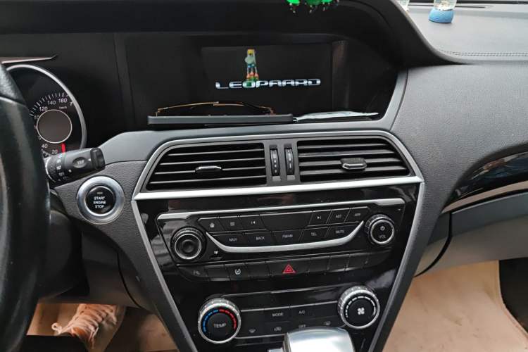 Used Leopaard CS10 2017 2.0T Automatic Luxury Model Audio And AC Panel