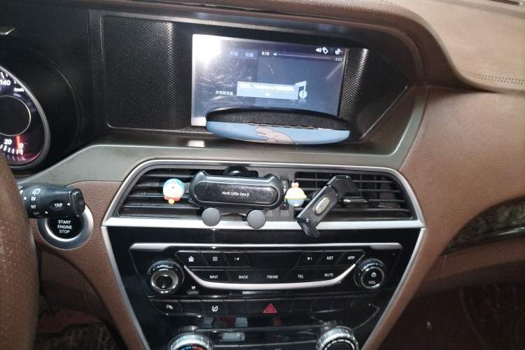 Used Leopaard CS10 2017 2.0T Automatic Luxury Model Audio And AC Panel