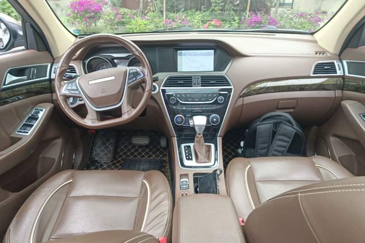 Used Leopaard CS10 2017 2.0T Automatic Luxury Model Center Console