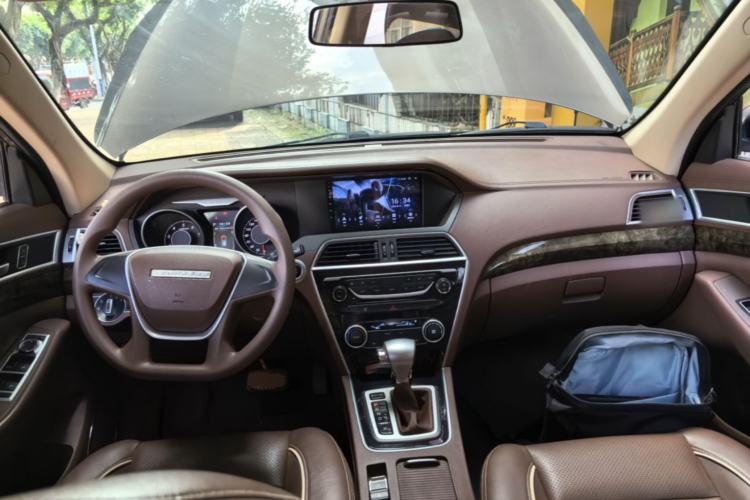 Used Leopaard CS10 2017 1.5T CVT Elite Model Center Console