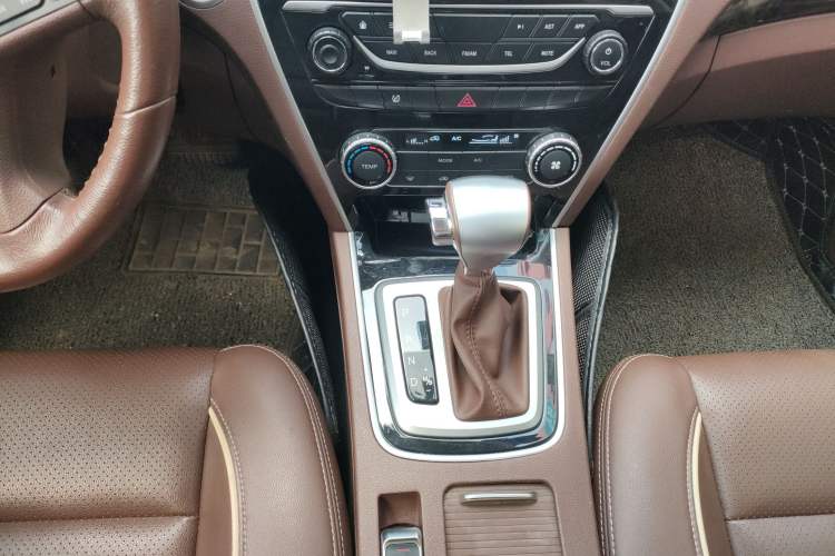 Used Leopaard CS10 2017 2.0T Automatic Urban Version Gear Lever