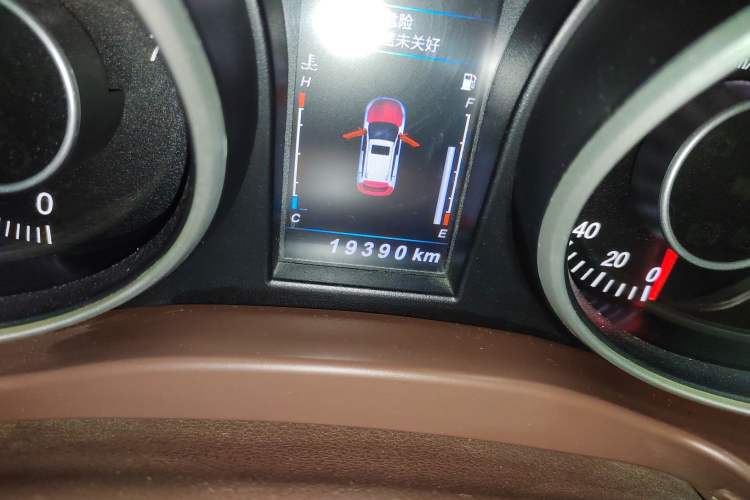 Used Leopaard CS10 2017 1.5T CVT Luxury Model Odometer Close Up