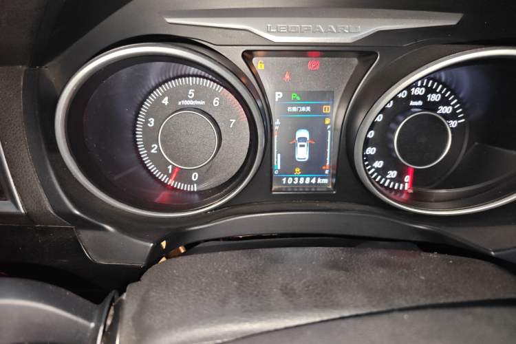 Used Leopaard CS10 2017 2.0T Automatic Luxury Model Odometer Close Up