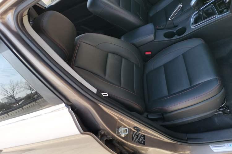 Used Leopaard CS10 2017 2.0T Manual Fashion Edition Right Front Seat