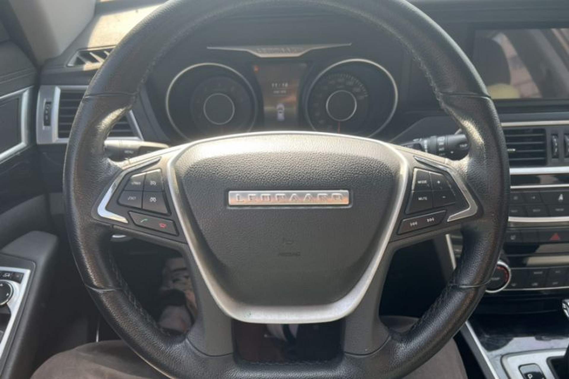 Used Leopaard CS10 2017 2.0T Automatic Luxury Model Steering Wheel