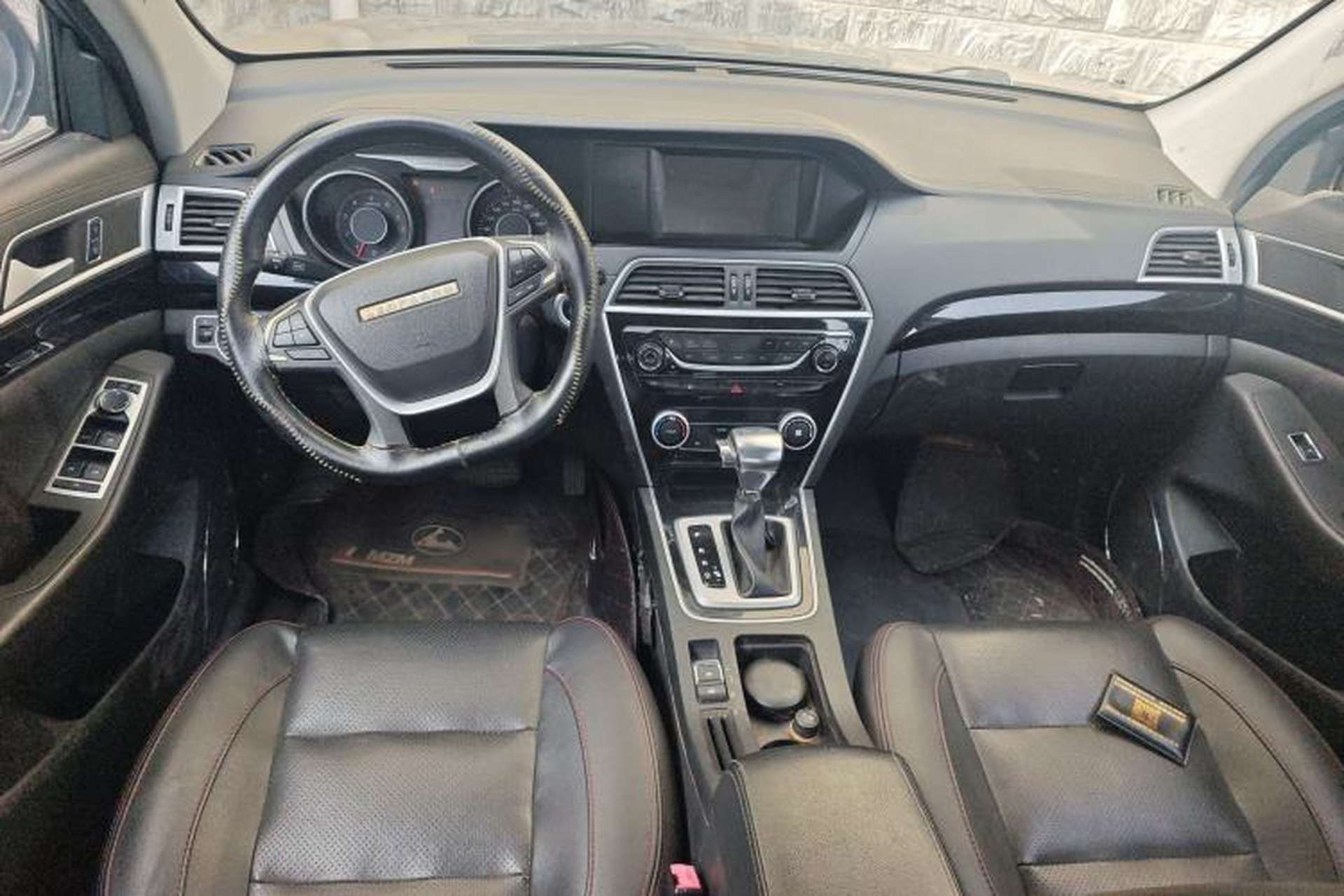 Used Leopaard CS10 2017 2.0T Automatic Luxury Model Center Console