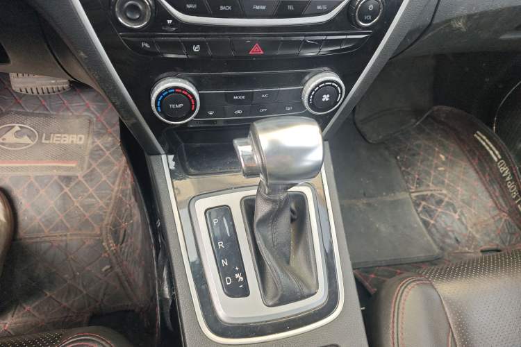 Used Leopaard CS10 2017 2.0T Automatic Luxury Model Gear Lever