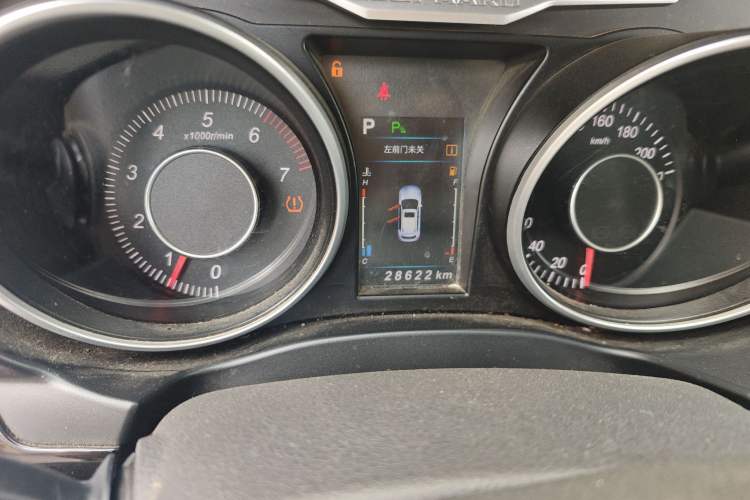 Used Leopaard CS10 2017 2.0T Automatic Luxury Model Odometer Close Up