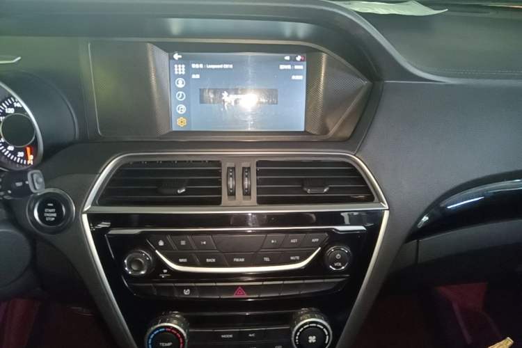Used Leopaard CS10 2017 2.0T Automatic Urban Version Audio And AC Panel