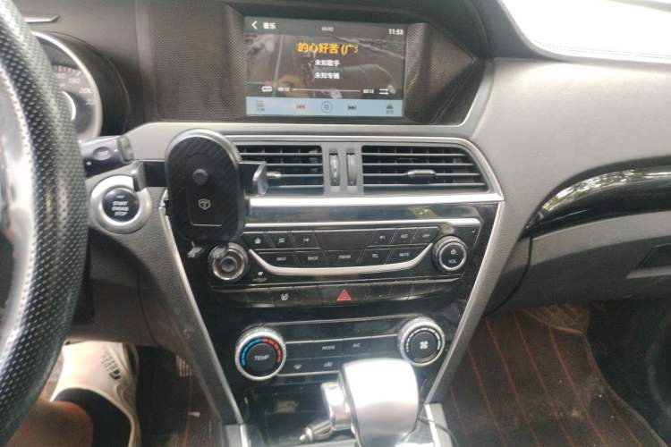 Used Leopaard CS10 2017 2.0T Automatic Urban Version Audio And AC Panel