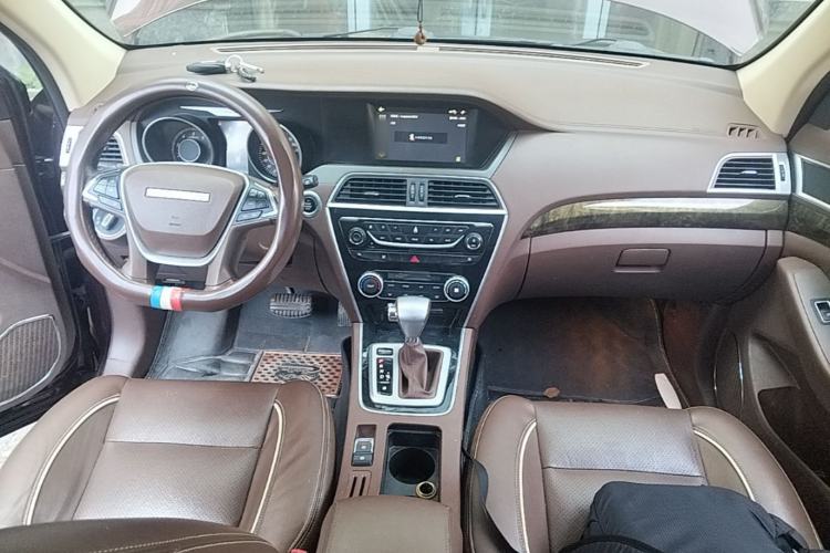 Used Leopaard CS10 2017 1.5T CVT Luxury Model Center Console