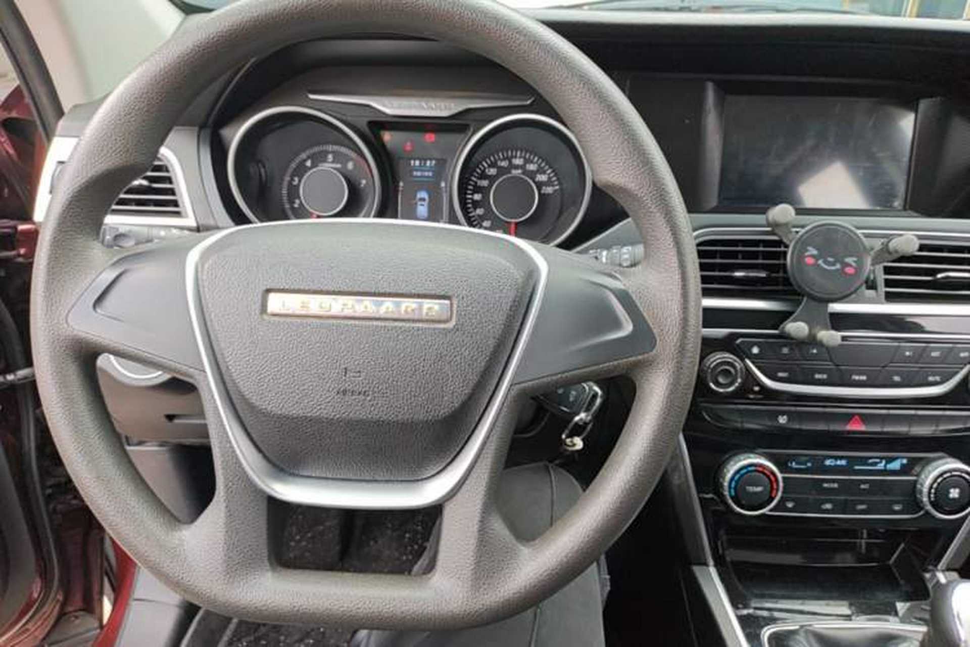 Used Leopaard CS10 2017 1.5T Manual Elite Version Center Console