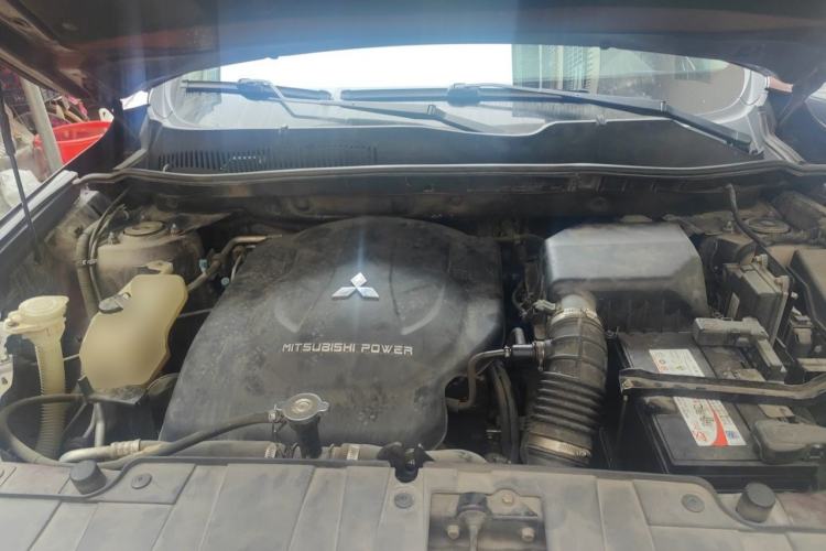 Used Leopaard CS10 2017 2.0T Automatic Luxury Model Engine Bay