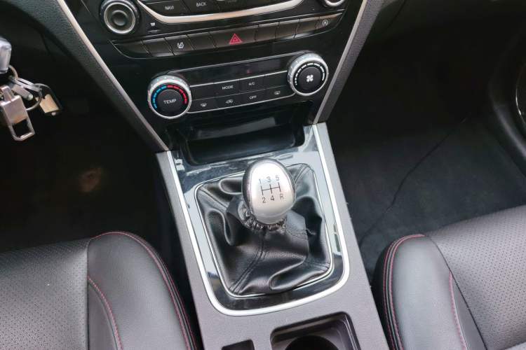 Used Leopaard CS10 2017 1.5T Manual Elite Version Gear Lever