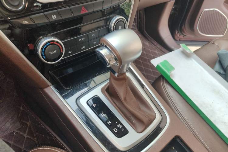 Used Leopaard CS10 2017 2.0T Automatic Luxury Model Gear Lever