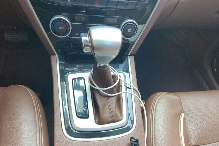 Used Leopaard CS10 2017 2.0T Automatic Luxury Model Gear Lever