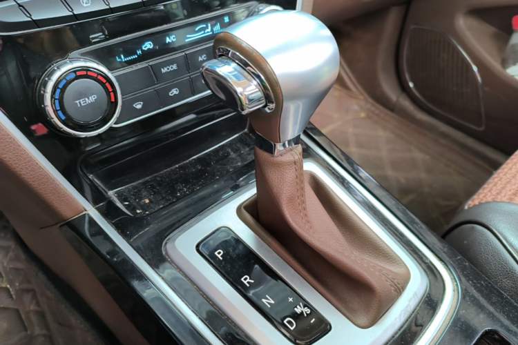 Used Leopaard CS10 2017 2.0T Automatic Urban Version Gear Lever